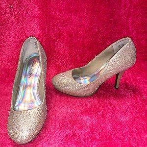 Sparkling gold heels